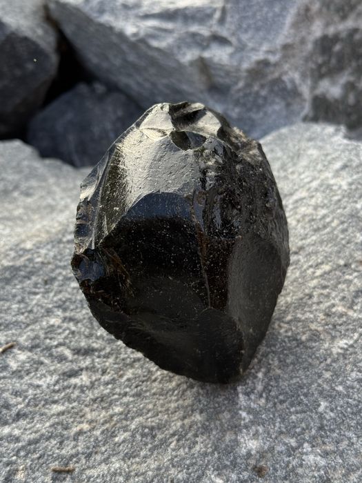 Обсидиан камінь обсидіан натуральний