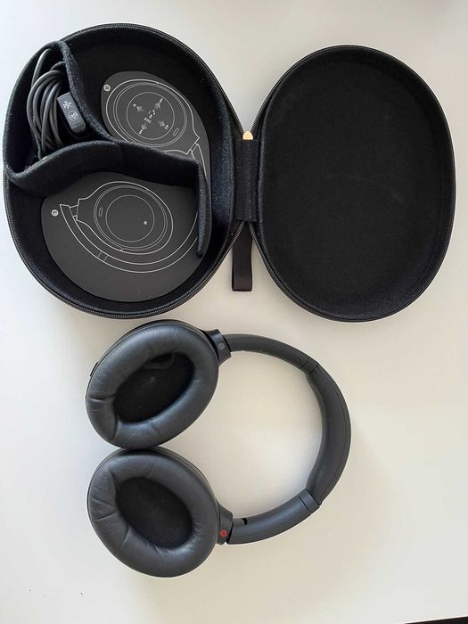 Sony WH-1000XM4 - Cancelamento de Ruído (Como Novos)