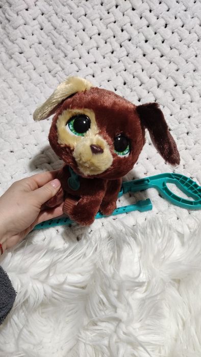 Fur Real friends interaktywny piesek na smyczy