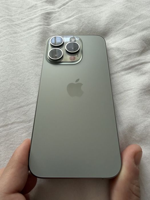 iPhone 15 Pro 128GB | 89% bateria | pudełko + 4 etui
