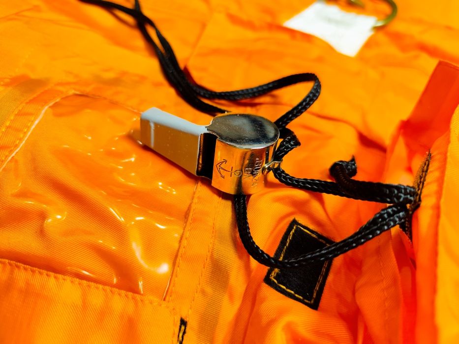 Nowy suchy kombinezon asekuracyjny roboczy pokładowy wypornośc Delfin