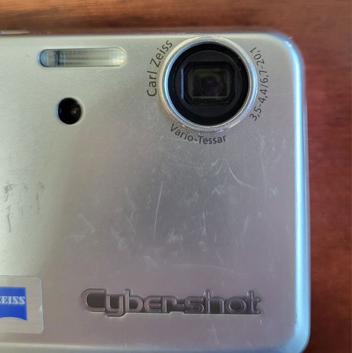 Câmara Fotográfica - Sony Cybershot DSC-T3