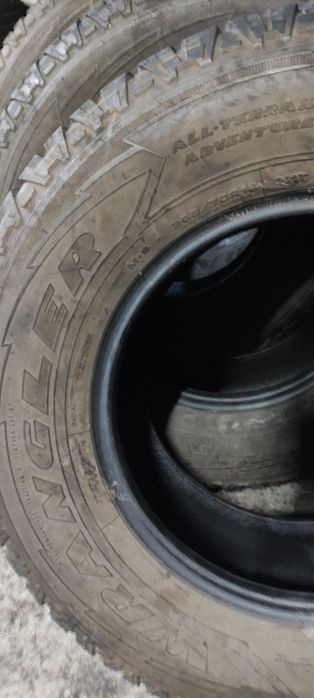 Pneus 255/70/16 Goodyear usados