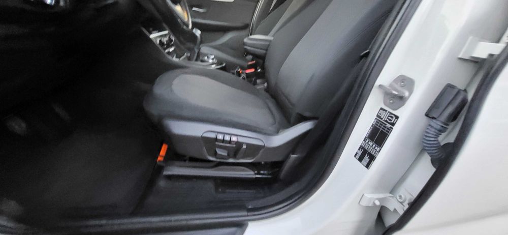 BMW 218 2.0 150 koni System Rozpoznawania Znaków