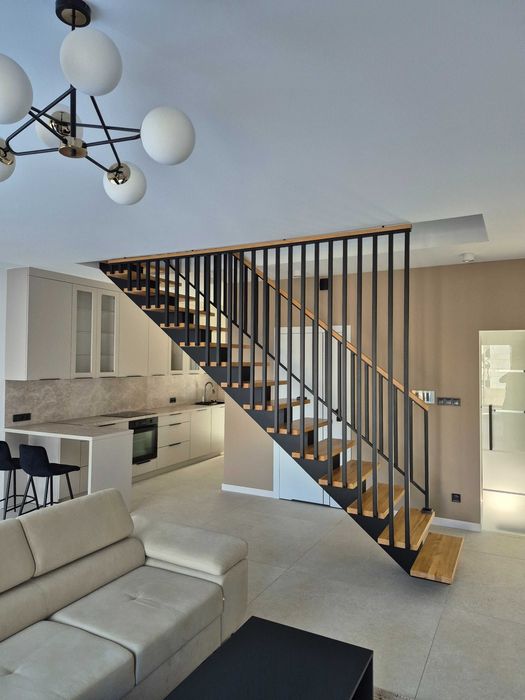 Schody na konstrukcji,samonośne