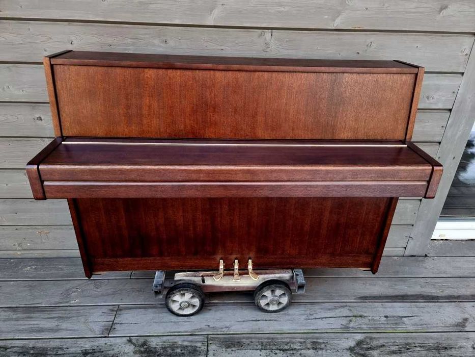 Pianino YAMAHA 100cm 1972r CIEMNY BRĄZ MAT Moderator