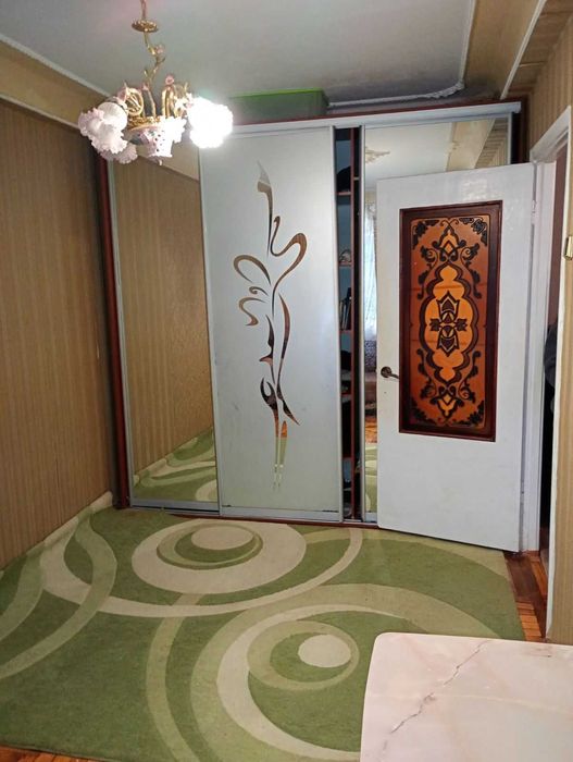 продам трехкомнатную квартиру, ул. Сытова