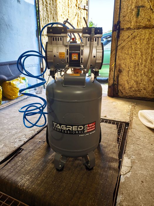 Kompresor Tagred 50l pionowy