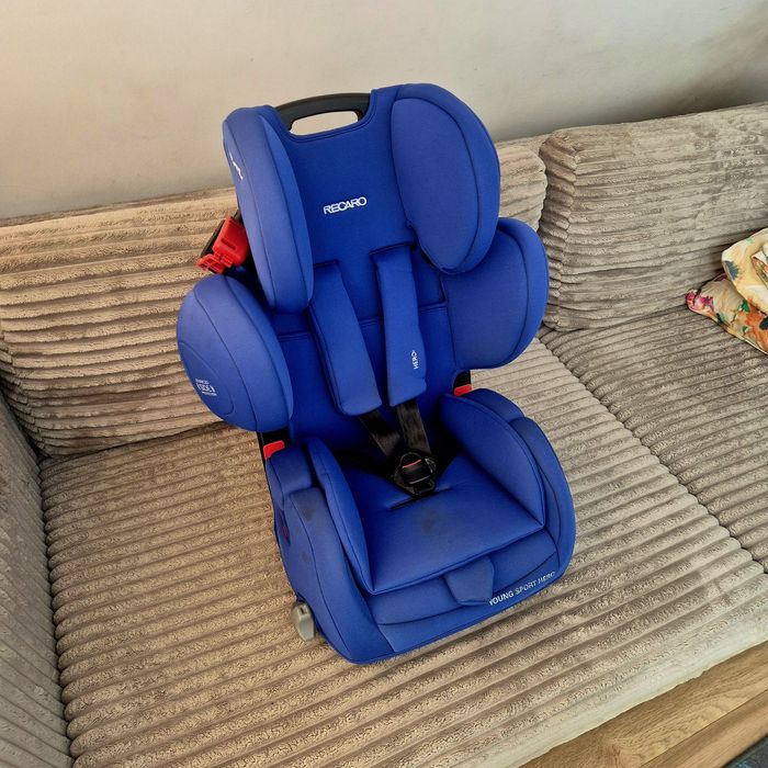 Fotelik dziecięcy samochodowy RECARO Young Sport Hero 9-36kg Niebieski