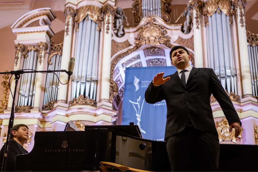 Приватні уроки вокалу онлайн | Приватные уроки вокала| Школа AivaVoice