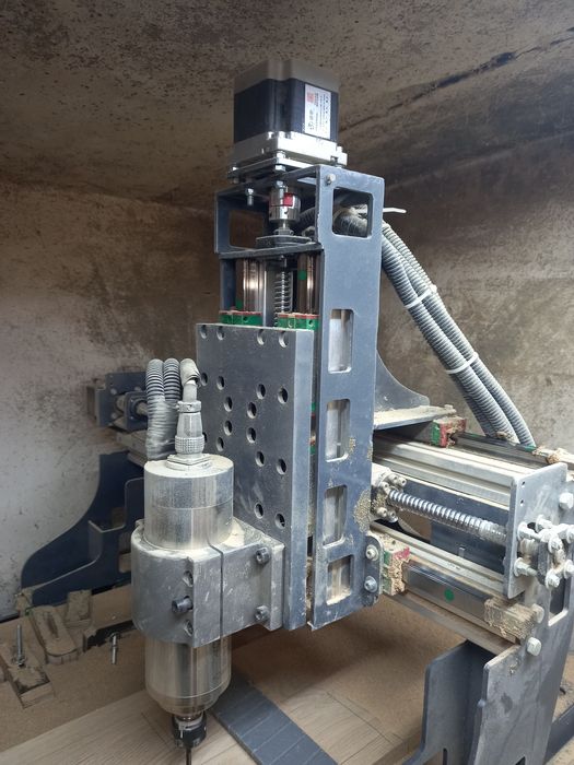 Станок ЧПУ 1700×1000×190 на hgr20 швп 2005 Nema34 шпиндель 2.2кв CNC
