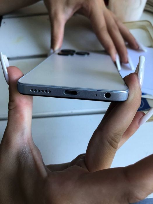 Techno Spark Go 2025 256gb +3op