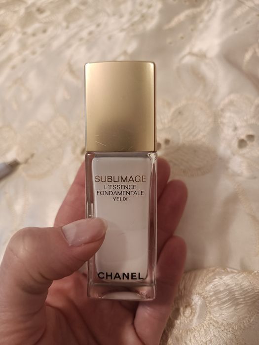 Serum pod oczy Chanel sublimage