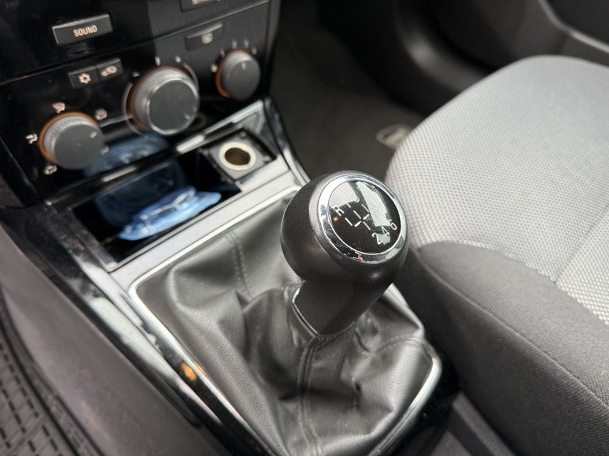 Продам Opel Astra H Station Wagon 1.7d 2010г