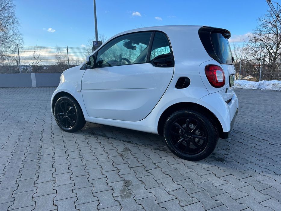 Smart Fortwo Stan perfekcyjny, szybka ładowarka 22kw , panorama dach, duży ekran,