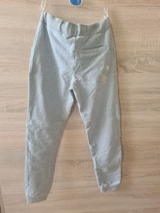 Spodnie dresowe dla dziewczynki 140cm