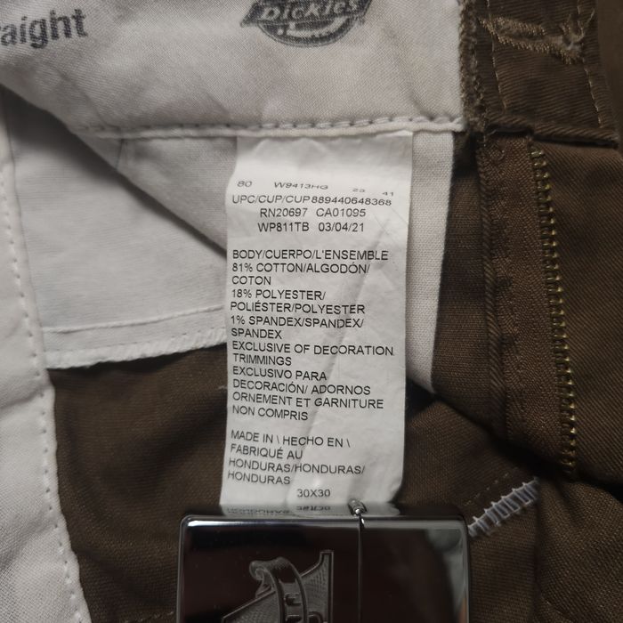 Calça de trabalho Dickies castanha, estilo utilitário slim direito