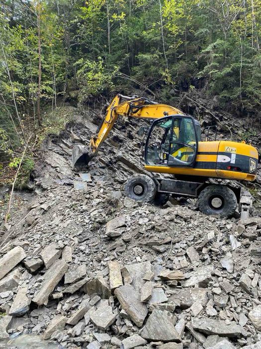 Послуги спецтехніки/екскаватор/буріння/бур/бетонозмішувач/Верховина