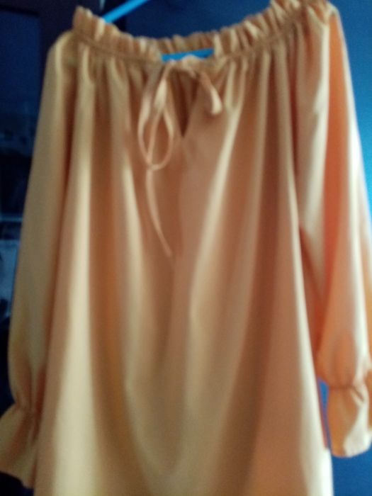 Sprzedam bluzeczki bardzo ładne za jedną 15 zł