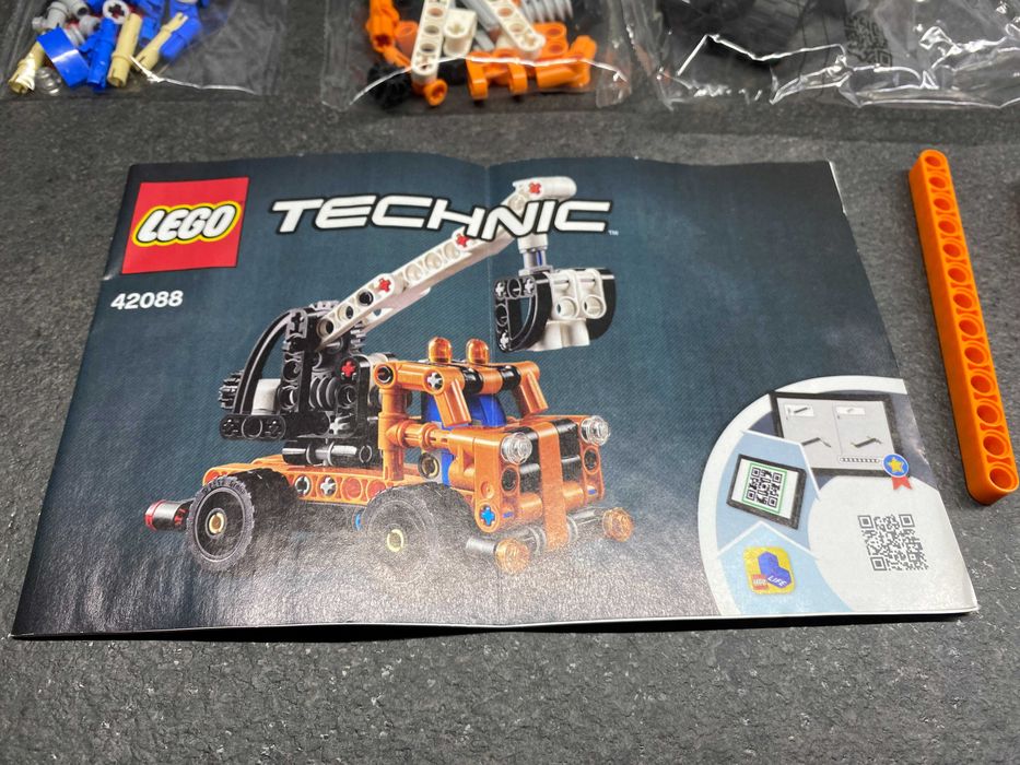 LEGO Technic 42088 Ciężarówka z wysięgnikiem NOWY bez pudełka