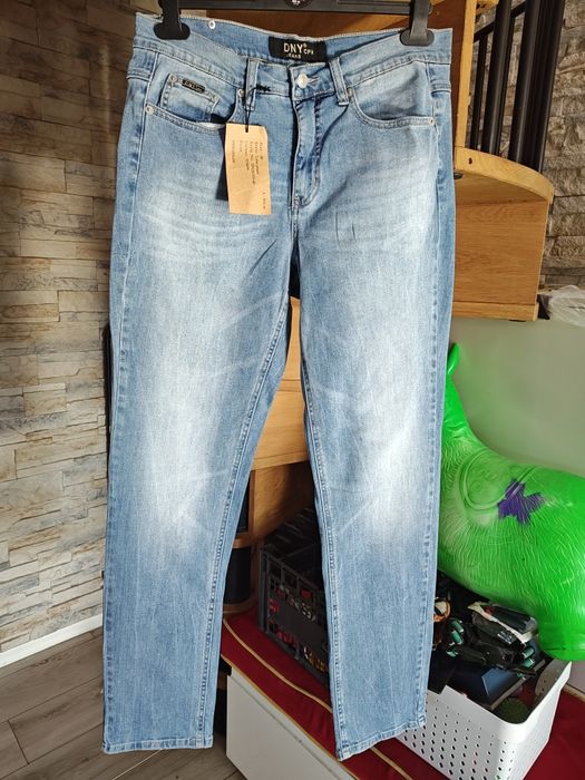 Nowe spodnie DNY r.40