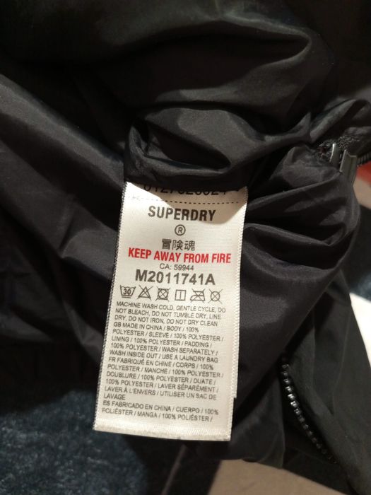 Oryginalne zimowe niesamowite regular kurtki męskie superdry jak nowe