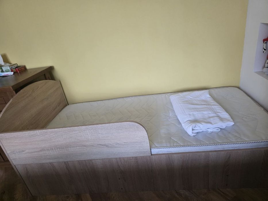 Ліжко дитяче з бортиком