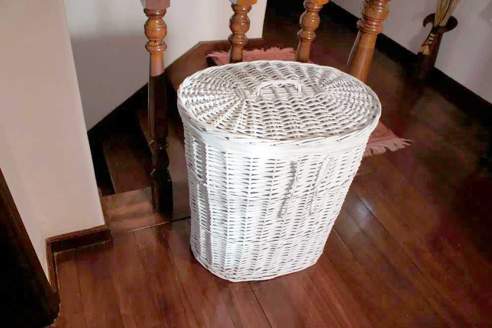 Cesto Roupa em Vime Branco