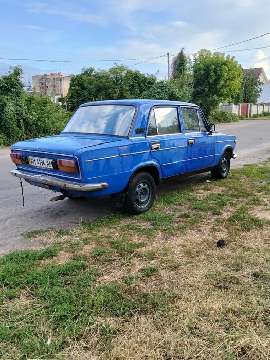 Автомобиль ваз 2103
