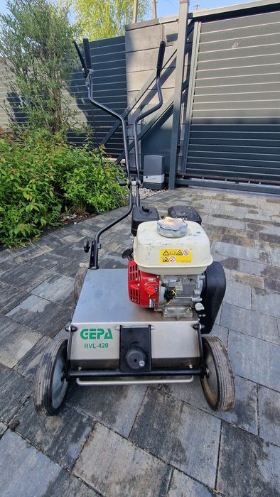Wertykulator spalinowy firmy Honda.