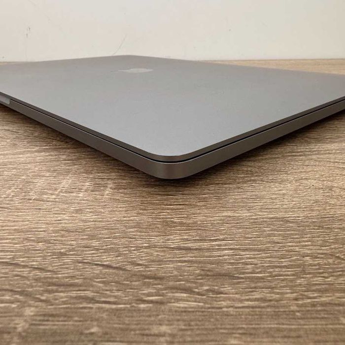 MacBook Pro 16" i9 / 64Gb DDR4 / SSD 1000Gb / Radeon 8Gb (код: M0893)