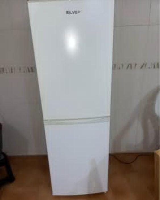 Mesa centro e Mesa de jantar e Geladeira