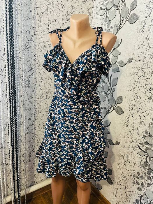 Сукня плаття  на запах