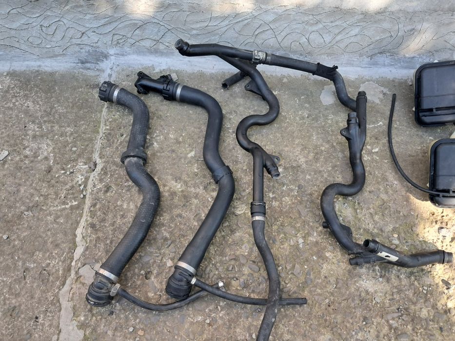 Продам росширительный бачок,патрубки на BMW E39 E38 E46 БМВ Е39 Е38