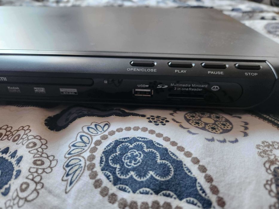 Odtwarzacz DVD elemis DVD-944HD