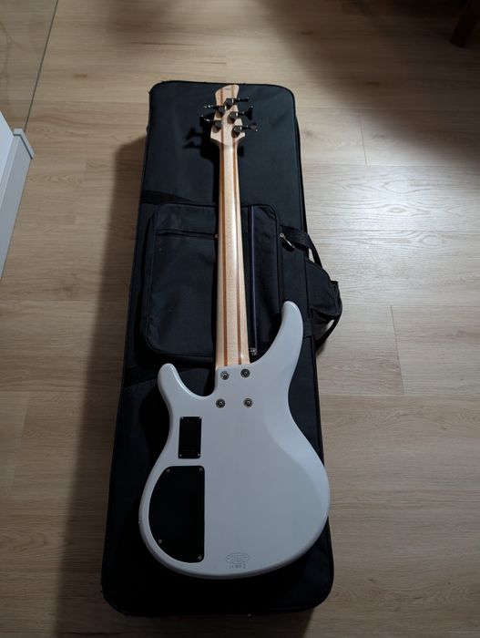 Gitara basowa Yamaha TRBX505
