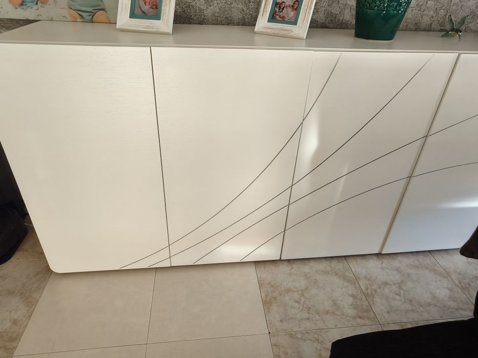 Móvel/aparador de sala branco