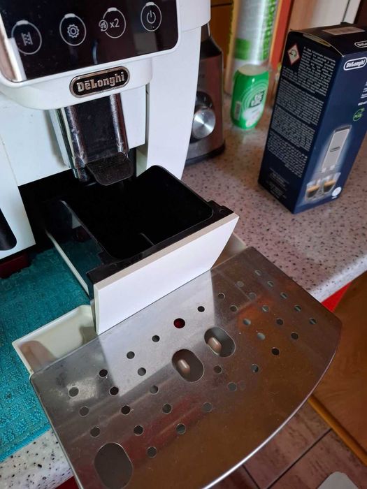 Кавомашина Delonghi Magnifica Start ECAM220.20.W