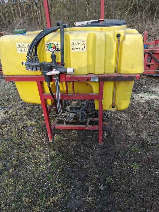 Sprzedam opryskiwacza 400l