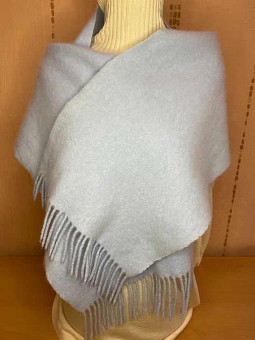 Шарф 100% кашеміру бренд  JJB Benson ніжно-голубий з китицями