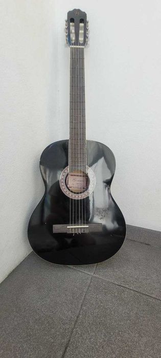 Guitarra clássica com saco