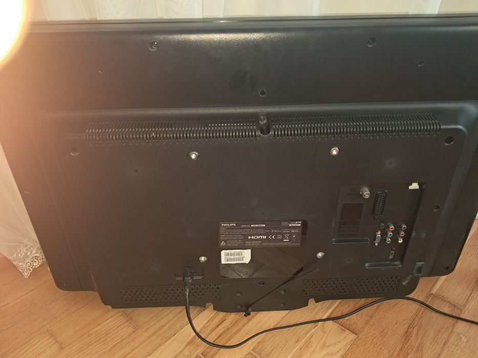 Телевізор Philips 32PFL3606H/12