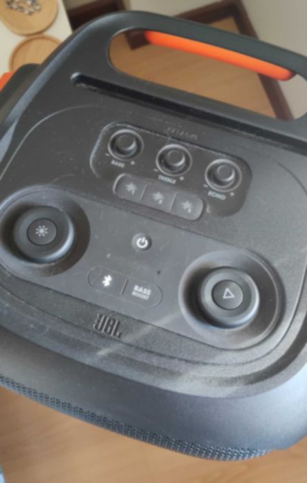 JBL partybox 710