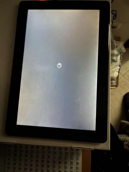Tablet  yarvik  bom estado