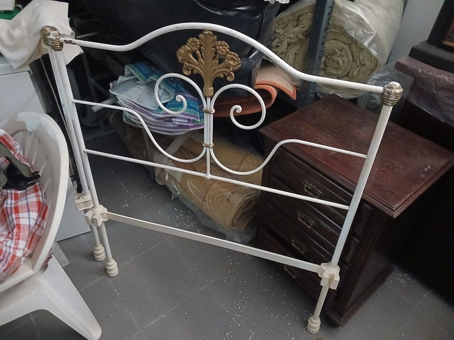 Cama em ferro  solteiro