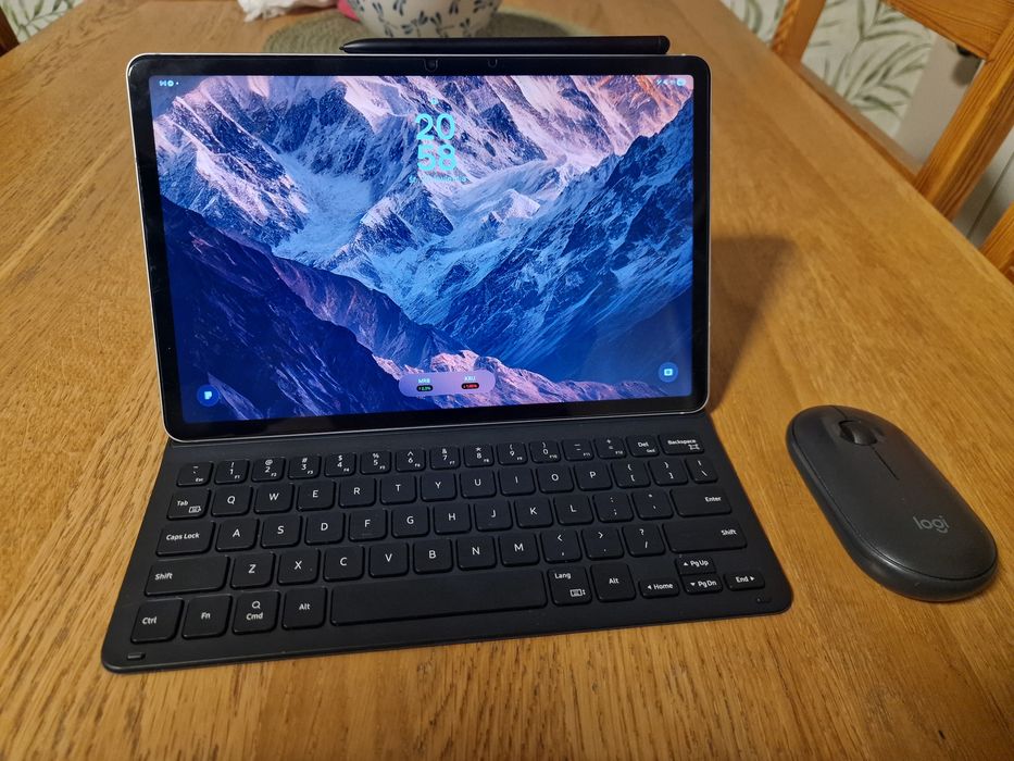 Tablet Samsung Tab S8 + Etui z klawiaturą