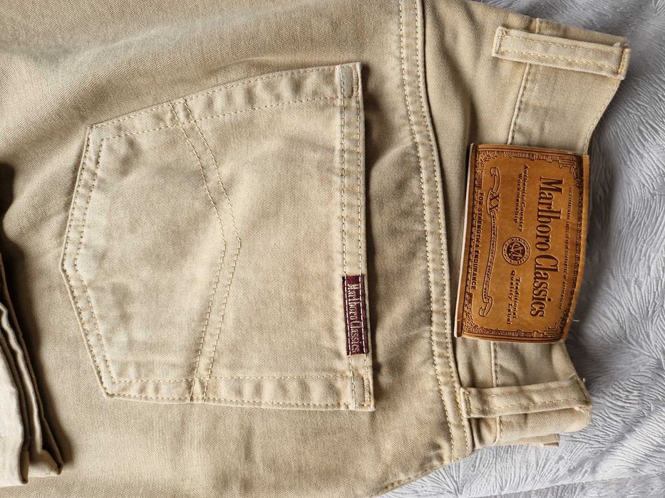 Calças Marlboro e Mike Davis