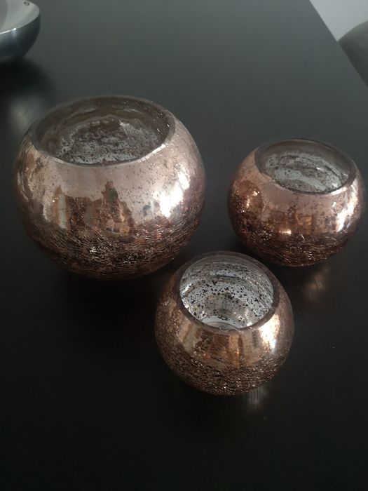 Peça decorativa em vidro lacado