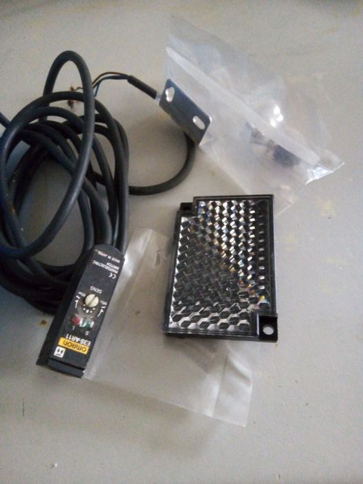 Fotocélula Omron ES3-AR11