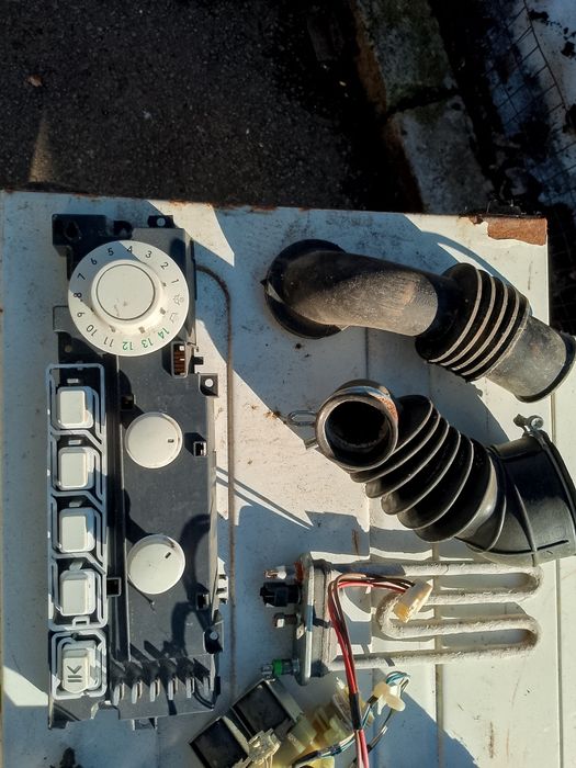 Стіральна машина HOTPOINT арістон.